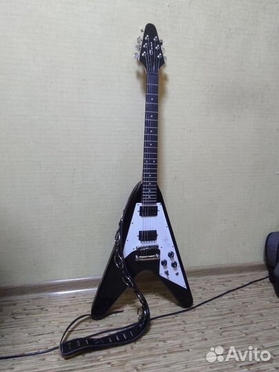 Электрогитара Caraya