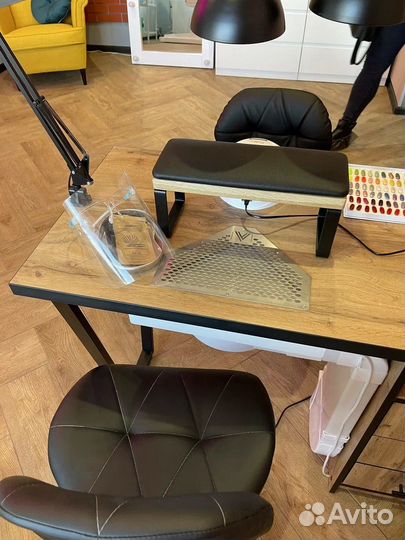 Маникюрная подставка для рук в стиле Лофт