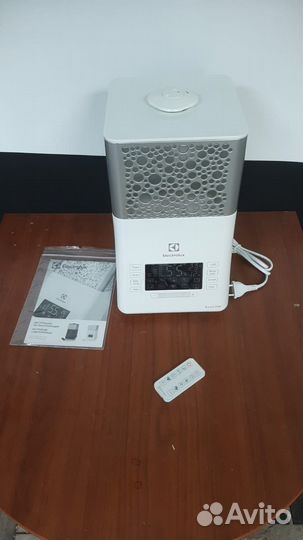 Увлажнитель воздуха Electrolux EHU-3710D/3715D