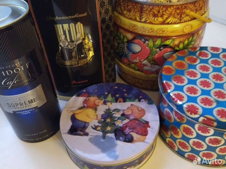 Бутылки и жестяные банки