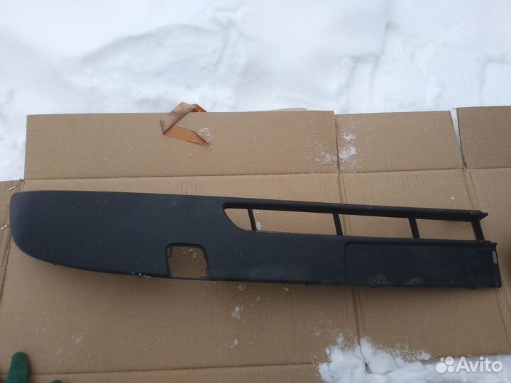 Молдинг переднего бампера Renault Kangoo 2