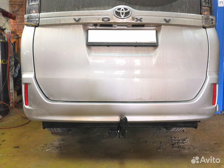 Фаркоп для Тойота Вокси, Ноах 2014