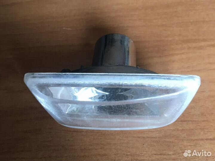Повторитель поворота левый в крыло Opel Astra H