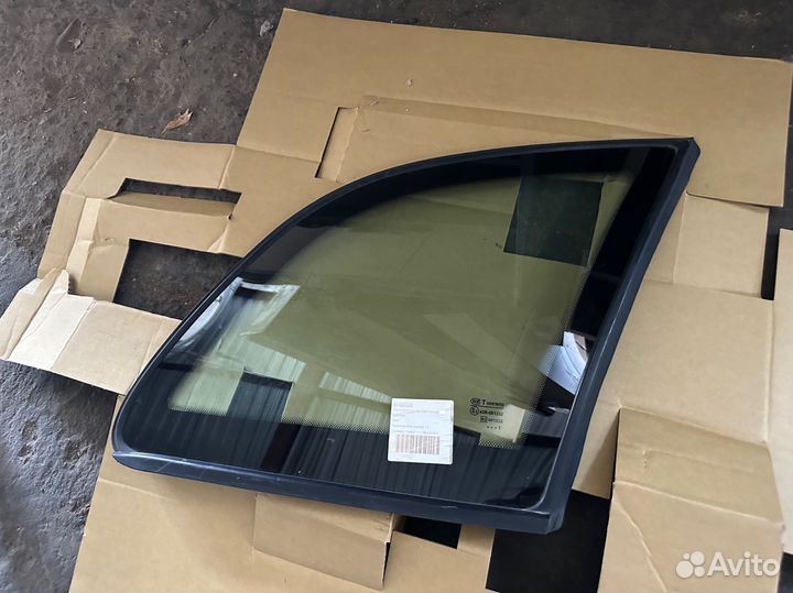 Форточка правая Лада Калина