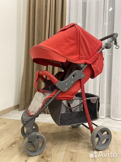 Прогулочная коляска