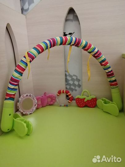 Дуга с игрушками