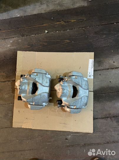 Суппорт передний левый renault duster 2.0