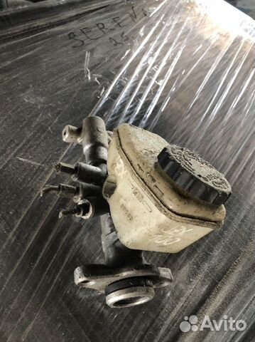 Главный тормозной цилиндр toyota mark2 JZX100