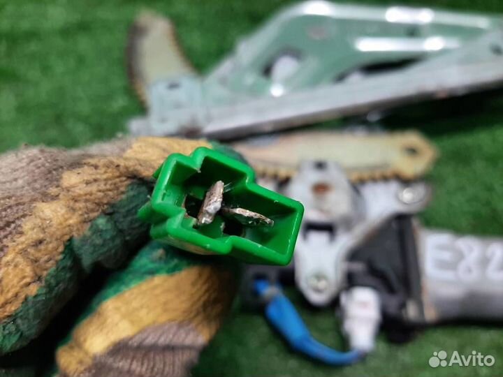 Стеклоподъемник передний левый Subaru Forester SG