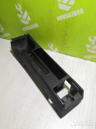 Консоль Фольксваген Пассат Б3