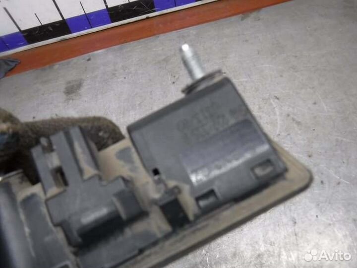 Кнопка багажника Volkswagen Tiguan cava 2009