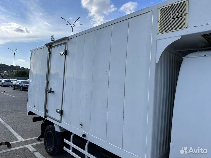 Изотермический фургон Isuzu NKR, 2007