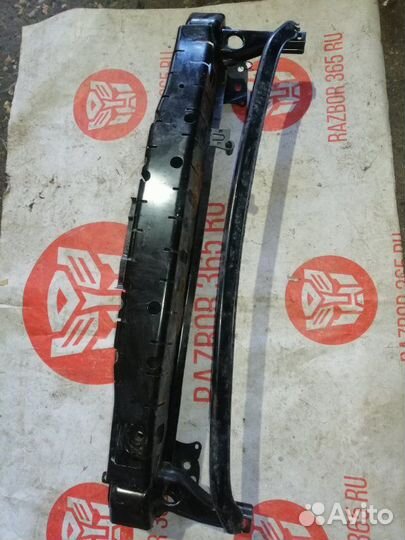 Усилитель бампера передний Volkswagen Passat