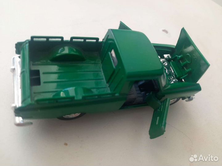 Модель СССР 1:43 москвич пикап