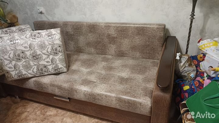 Диван прямой раскладной бу