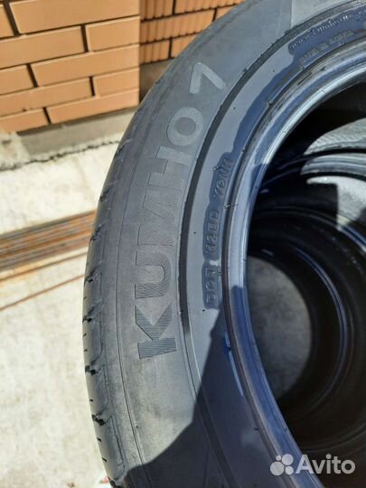Kumho Crugen Premium KL33 215/60 R17
