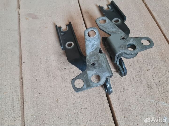 Петля капота citroen c5 1 цена за пару