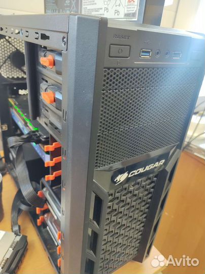 Продам системный блок Intel ddr4 8гб ssd256