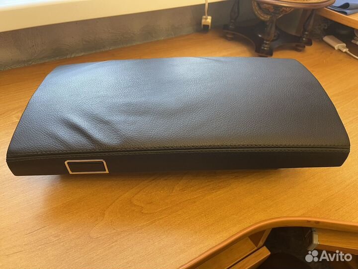 Продам бардачок подлокотник Mercedes S class W221