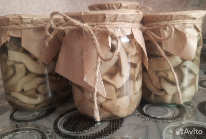 Грибы маринованные