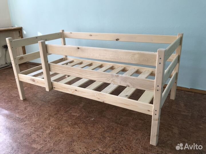 Детские кровати из массива сосны новые