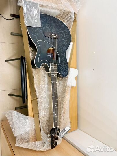 Акустическая гитара