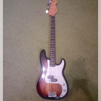 Бас-гитара squier by fender precision bass