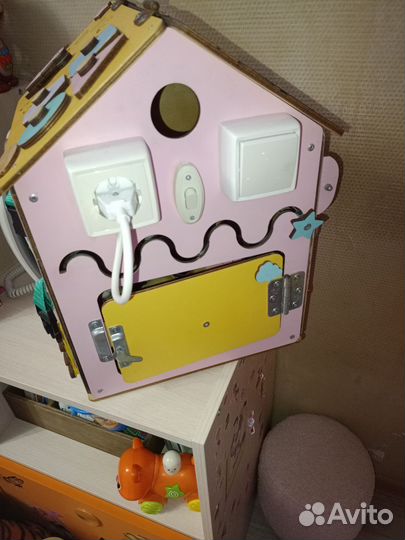 Бизиборд домик развивающий