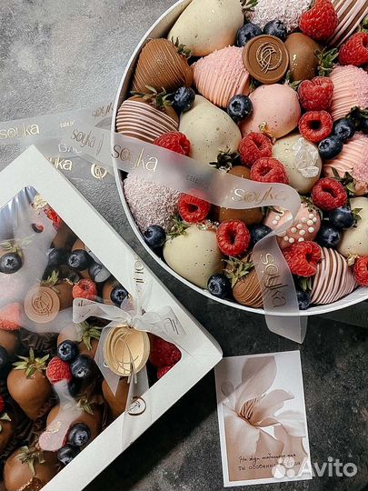 Клубника ягоды в шоколаде /шоколадные композиции