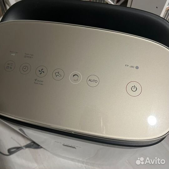 Очиститель воздуха ионизатор Sharp FP-J80EUW