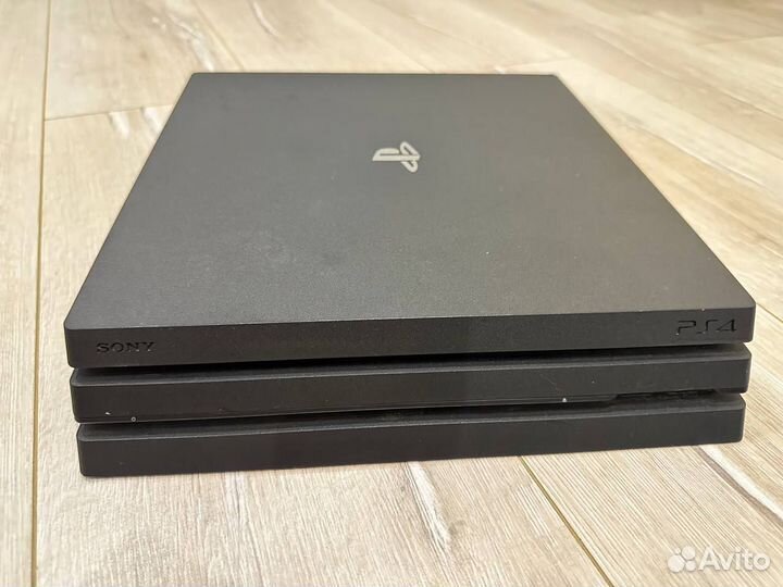 Sony PS4 pro 1tb+ 2 мувика и игры