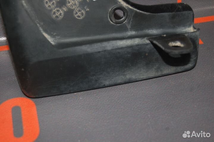 Брызговик передний левый - Toyota RAV 4 (2012-15г)