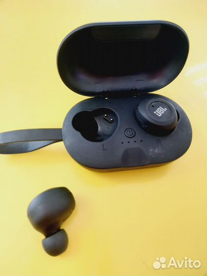 Наушники JBL