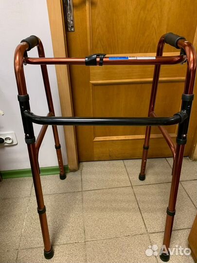 Ходунки для взрослых шагающие