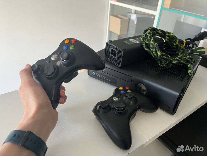 Microsoft Xbox 360 Slim - 250Gb