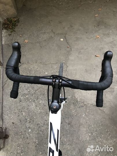 Шоссейный велосипед specialized