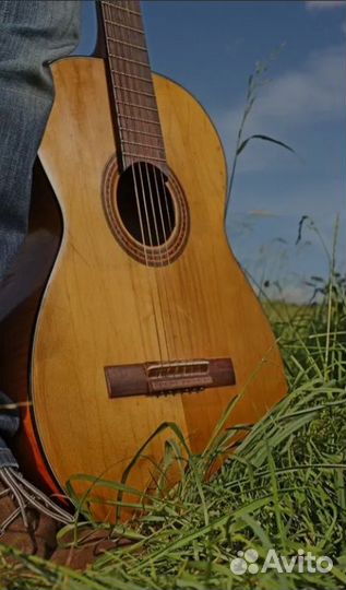 Обучение игре на гитаре возможен выезд на дом