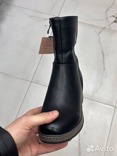 Кожаные сапоги женские демисезонные