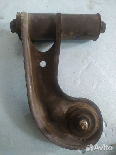 Рычаги верхние левый правый w202 w208
