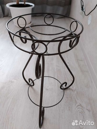 Подставка для цветов напольная металлическая