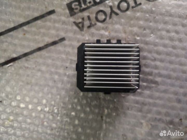 Резистор печки Peugeot 308