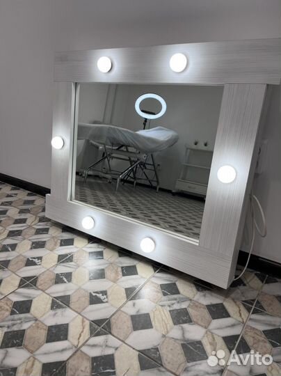 Гримерное зеркало с лампочками бу