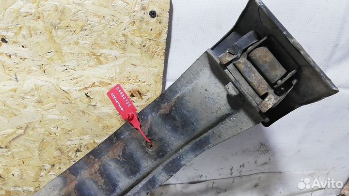 Кронштейн крыла переднего правый /R-Series Scania