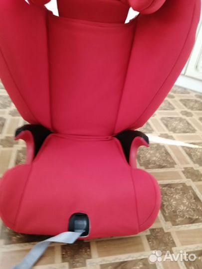 Детское автомобильное кресло от 15 до 36 кг б/у