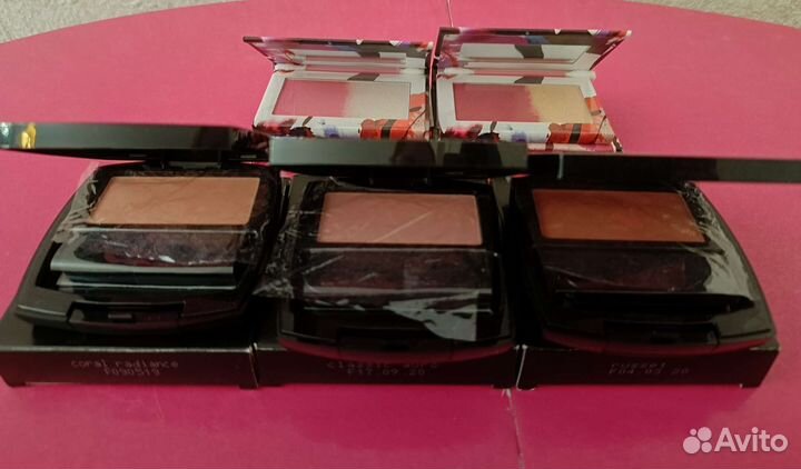 Тени для век, румяна, палетка