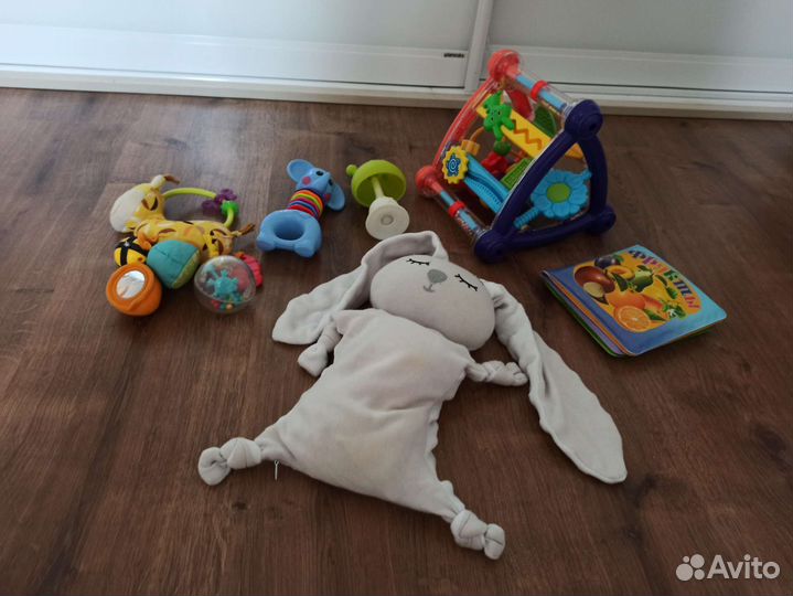 Развивающие игрушки пакетом для малыша