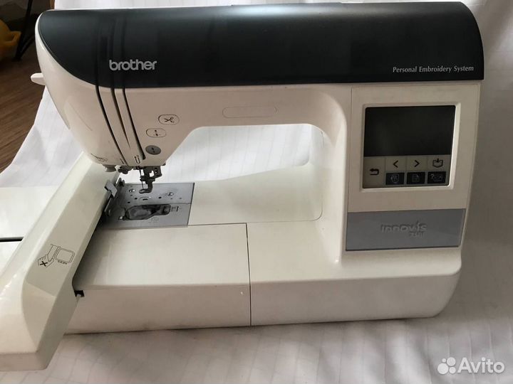 Вышивальная машина Brother innov-'IS 750E