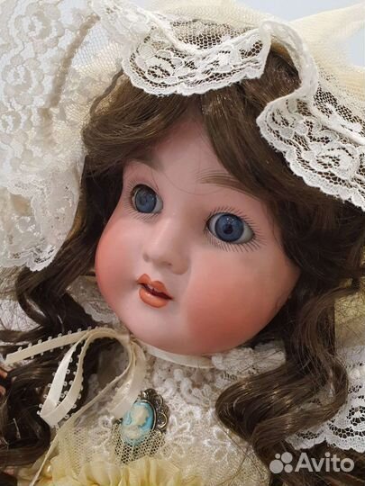 Кукла фарфоровая антикварная