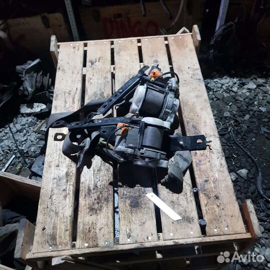 Ремень левый безопасности Nissan cefiro a33