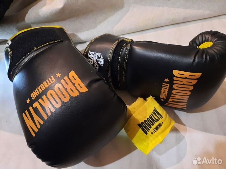 Боксерские перчатки
